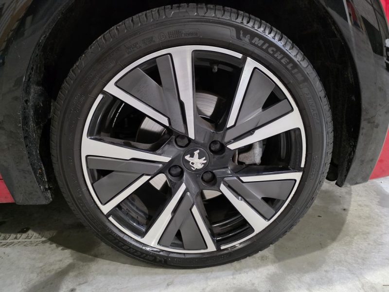 PEUGEOT 208 1.2 PURETECH 100 GT-LINE / 1ERE MAIN / SUIVI PEUGEOT