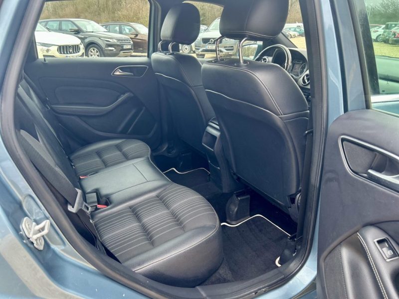 MERCEDES CLASSE B B200 CDI 136 CLASSIC 2013