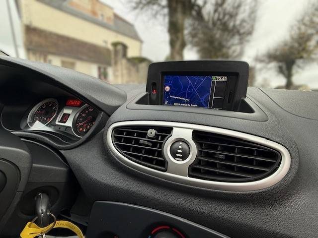 RENAULT CLIO 1.5 DCI - dynamic  2011