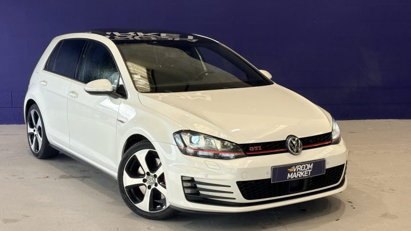 Volkswagen Golf 7  GTI PERFORMANCE 230ch DSG - Toit ouvrant - Suivi complet -Origine France-