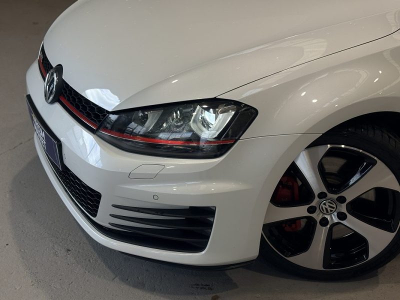 Volkswagen Golf 7  GTI PERFORMANCE 230ch DSG - Toit ouvrant - Suivi complet -Origine France-