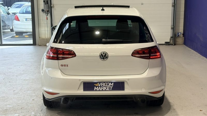 Volkswagen Golf 7  GTI PERFORMANCE 230ch DSG - Toit ouvrant - Suivi complet -Origine France-