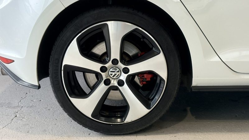 Volkswagen Golf 7  GTI PERFORMANCE 230ch DSG - Toit ouvrant - Suivi complet -Origine France-