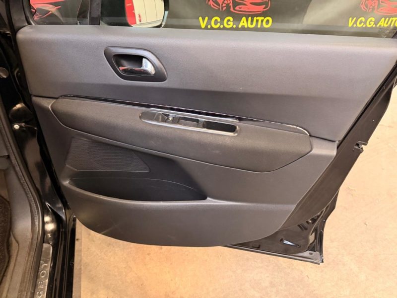 PEUGEOT 5008 2.0 HDI 150 PREMIUM PACK 