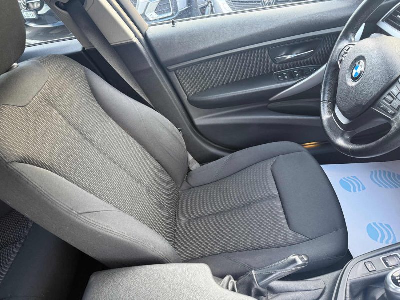 B.M.W. SERIE 3 318D 143CH MODERN 2012