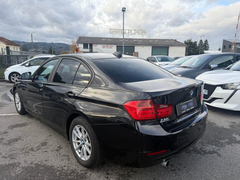 B.M.W. SERIE 3 318D 143CH MODERN 2012