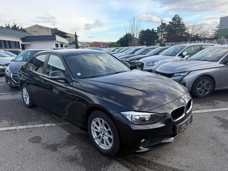 B.M.W. SERIE 3 318D 143CH MODERN 2012