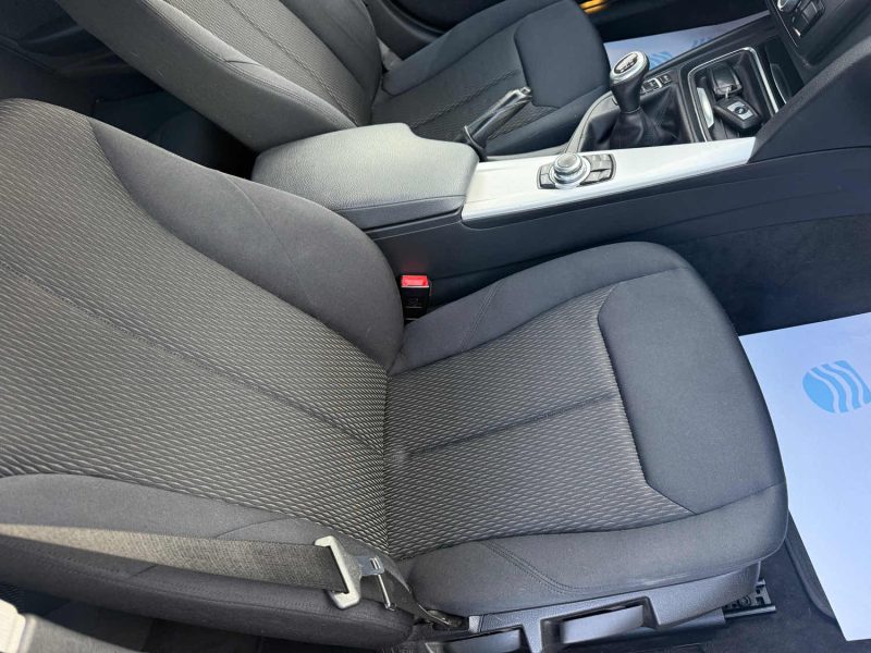 B.M.W. SERIE 3 318D 143CH MODERN 2012