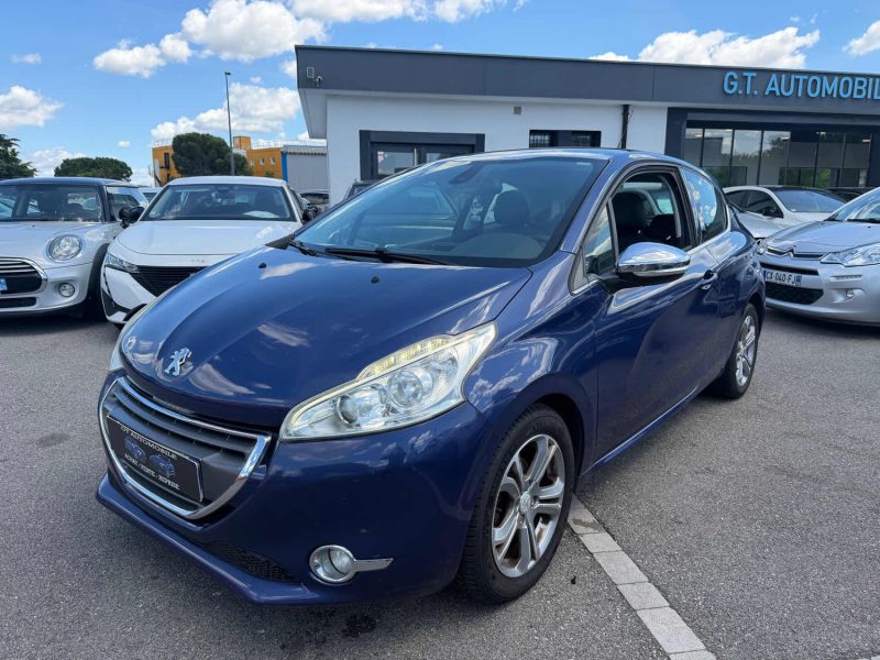 PEUGEOT 208 1.6 E-HDI 92CH FELINE TOIT PANO GARANTIE