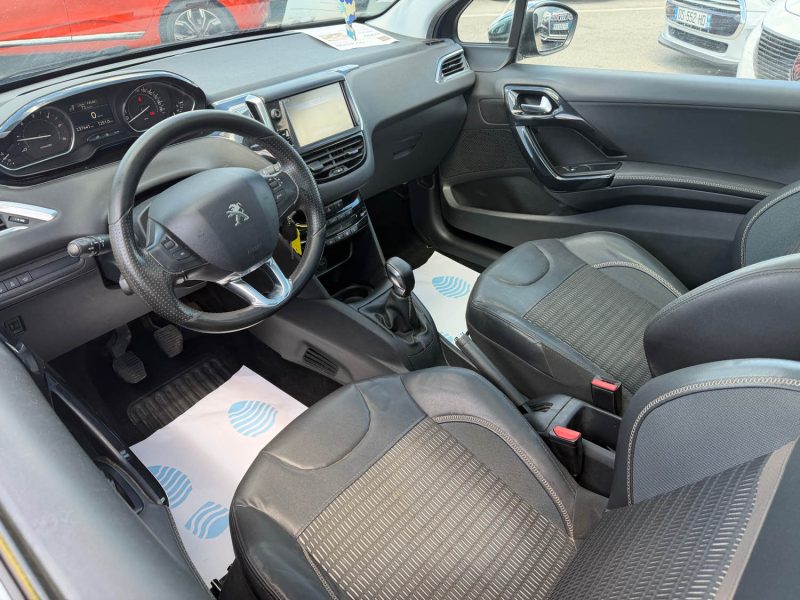 PEUGEOT 208 1.6 E-HDI 92CH FELINE TOIT PANO GARANTIE