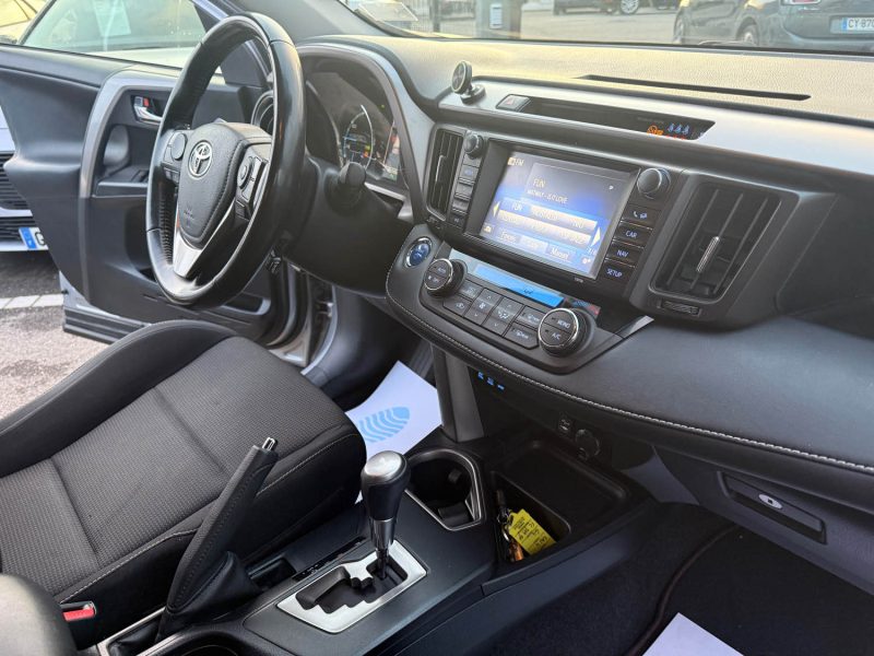 TOYOTA RAV4 - 4 HYBRIDE 2WD DYNAMIC 2018
