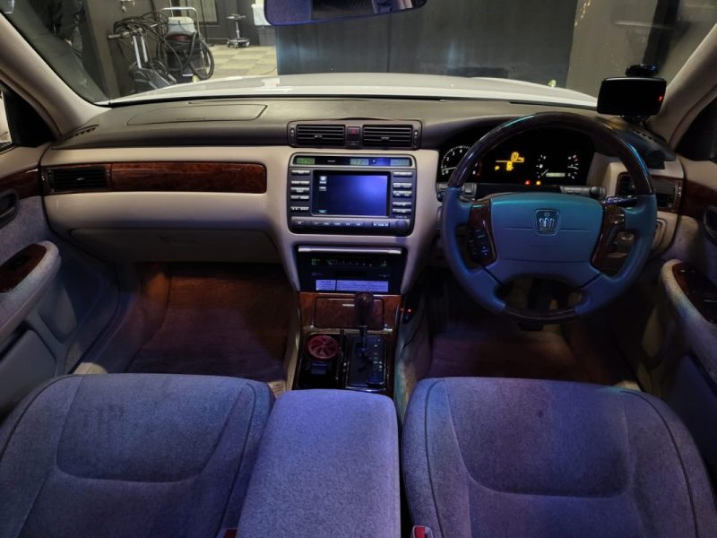 TOYOTA CROWN MAJESTA 3.0 220cv/ IMPORT JAPON + SUPRESSION DE SILENCIEUX + COMBINE FILTE / 