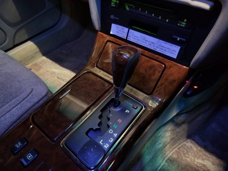 TOYOTA CROWN MAJESTA 3.0 220cv/ IMPORT JAPON + SUPRESSION DE SILENCIEUX + COMBINE FILTE / 