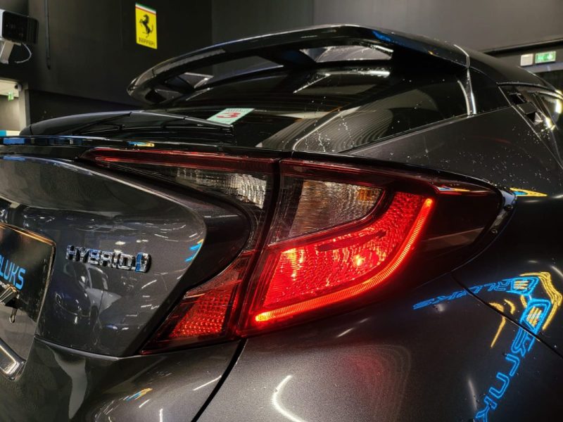 TOYOTA C-HR  122H DYNAMIC BUSINESS / CAMERA DE RECUL / SIEGES CHAUFFANT 