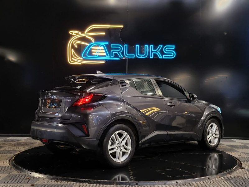 TOYOTA C-HR  122H DYNAMIC BUSINESS / CAMERA DE RECUL / SIEGES CHAUFFANT 
