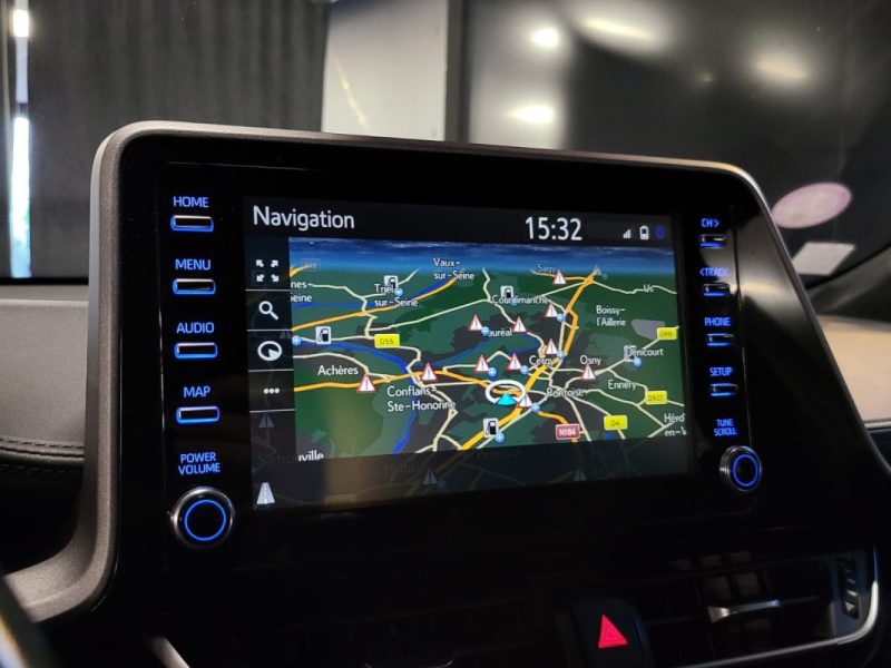 TOYOTA C-HR  122H DYNAMIC BUSINESS / CAMERA DE RECUL / SIEGES CHAUFFANT 