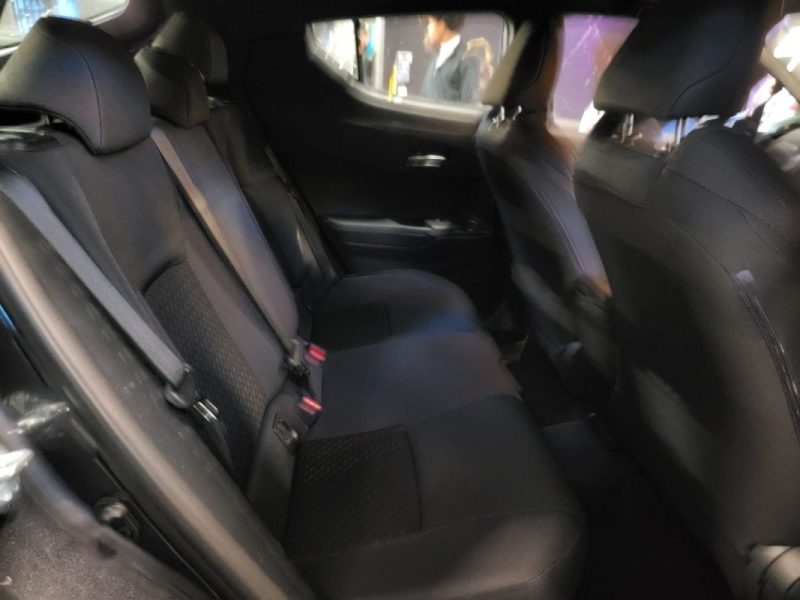 TOYOTA C-HR  122H DYNAMIC BUSINESS / CAMERA DE RECUL / SIEGES CHAUFFANT 