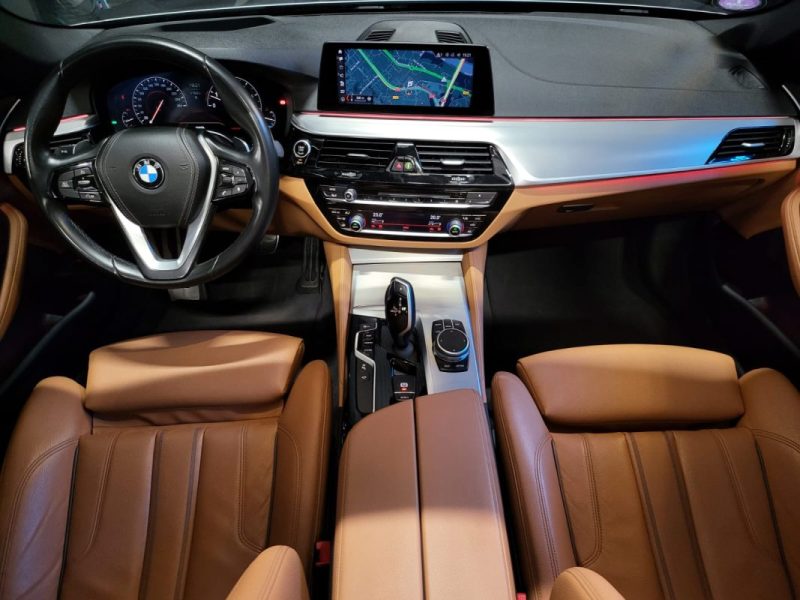 BMW SERIE 5 520i G30 184CV M SPORT STAGE 1 SHIFTECH TOIT OUVRANT / 360° / CARPLAY SUIVI BMW