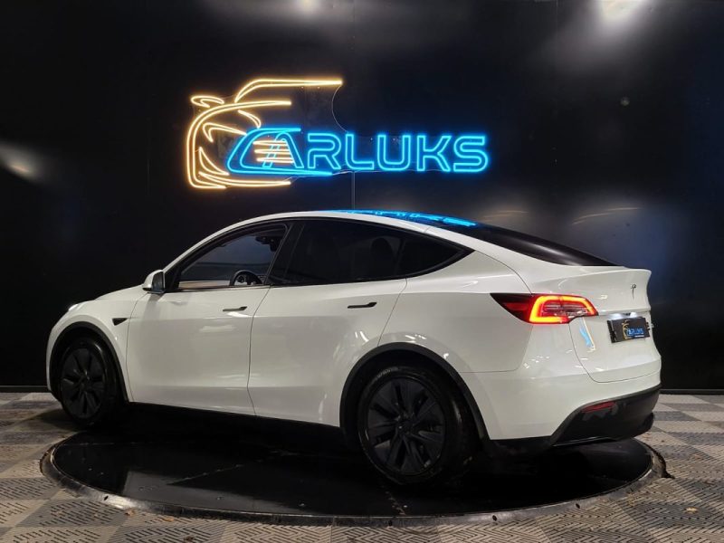 TESLA MODEL Y RWD LONG RANGE GRANDE AUTONOMIE PROPULSION 1ER MAIN 2024