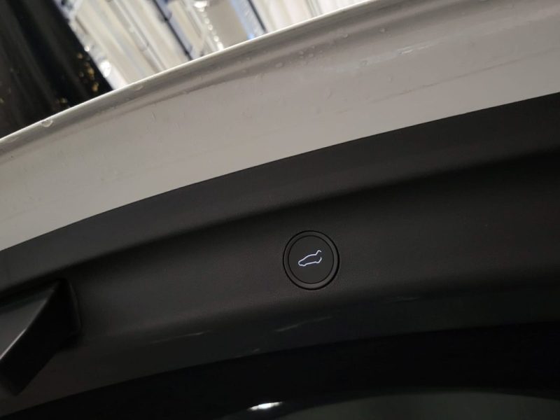 TESLA MODEL Y RWD LONG RANGE GRANDE AUTONOMIE PROPULSION 1ER MAIN 2024