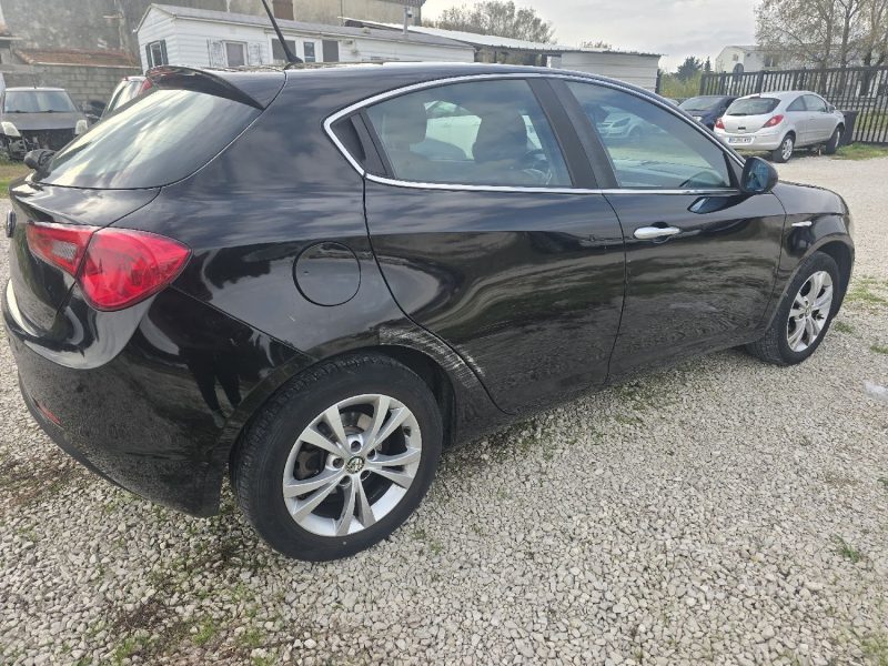 ALFA ROMEO GIULIETTA 1.6 JTDM 105CH VENTE A PROS  2010