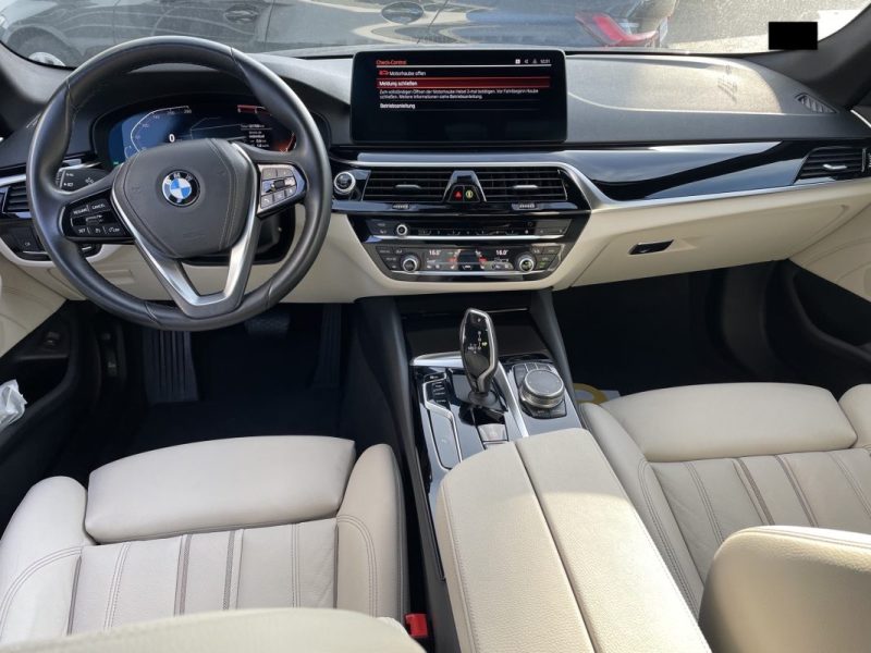 BMW SERIE 5 G31 TOURING 520D Model 2021 190 LUXURY BVA8*LIVE COCKPIT*CAMERA*CUIR* 