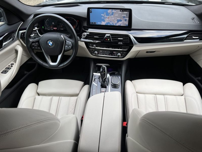 BMW SERIE 5 G31 TOURING 520D Model 2021 190 LUXURY BVA8*LIVE COCKPIT*CAMERA*CUIR* 
