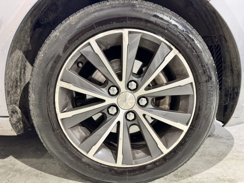 Peugeot 308 SW 1.2 130ch Allure – Toit panoramique – Distribution OK – Suivi complet