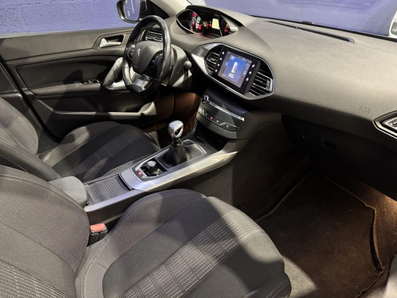 Peugeot 308 SW 1.2 130ch Allure – Toit panoramique – Distribution OK – Suivi complet