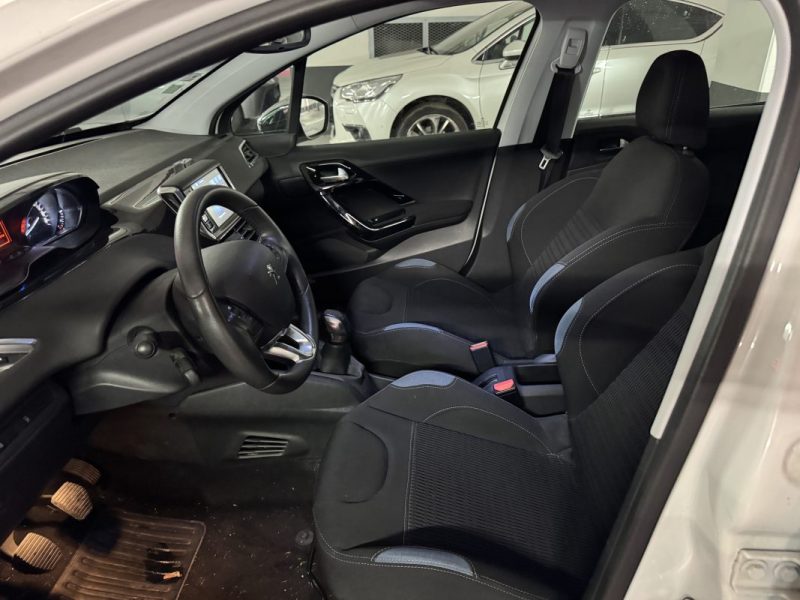 PEUGEOT 208 - 1 1.2 VTI 82 ACTIVE 2015