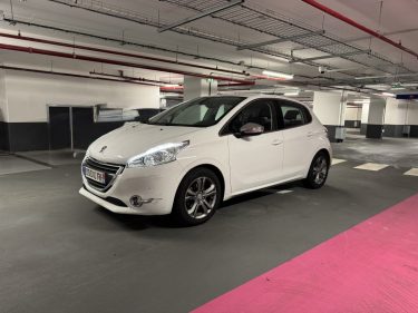PEUGEOT 208 - 1 1.2 VTI 82 ACTIVE 2015
