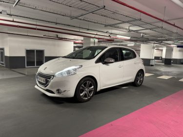 PEUGEOT 208 - 1 1.2 VTI 82 ACTIVE 2015