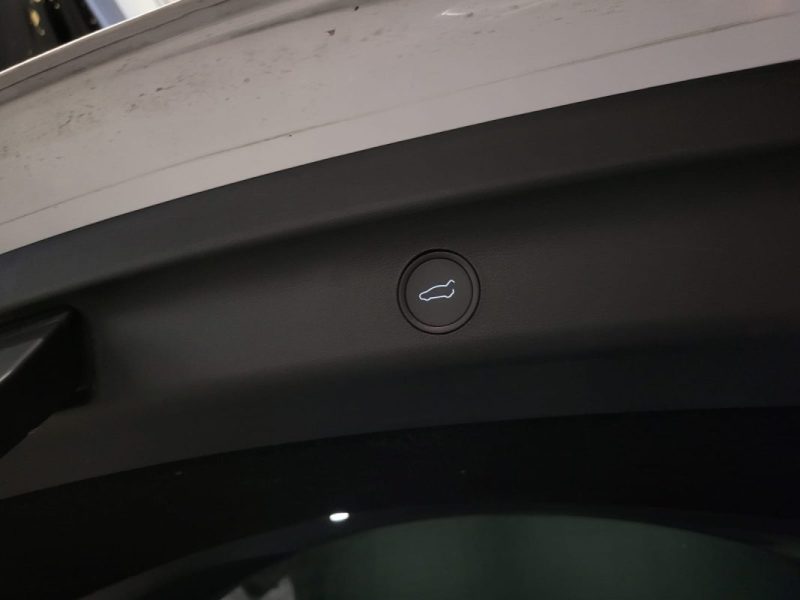 TESLA MODEL Y STANDARD RANGE PROPULSION 60KWH 299CV RWD / ATTELAGE + AUTOPILOT + TOIT PANORAMIQUE /