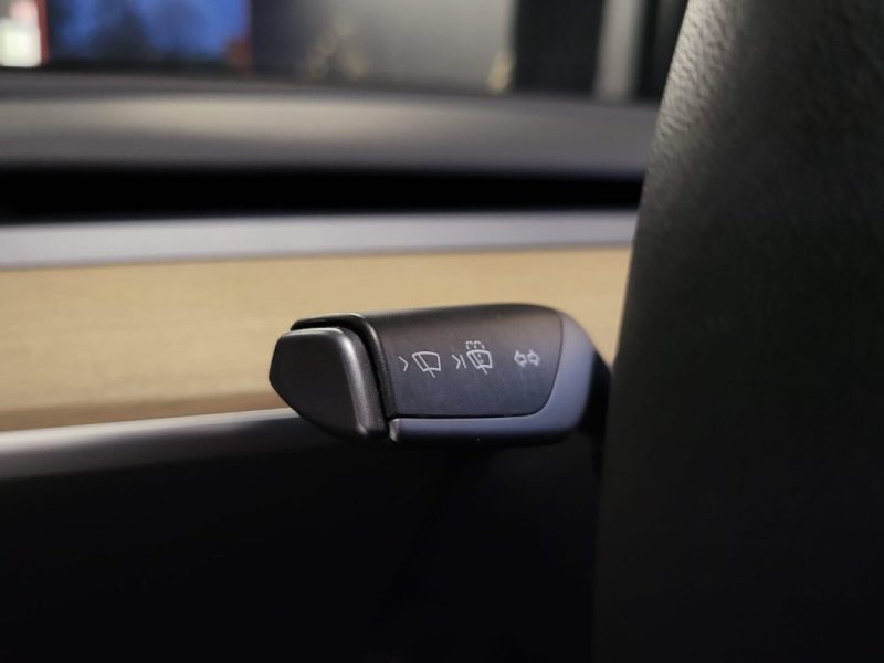 TESLA MODEL Y STANDARD RANGE PROPULSION 60KWH 299CV RWD / ATTELAGE + AUTOPILOT + TOIT PANORAMIQUE /