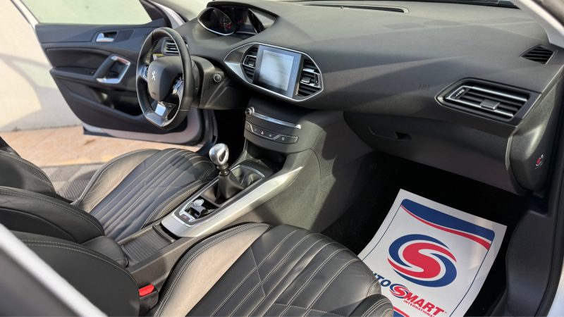 PEUGEOT 308 II 1.2 PURETECH 130CH ALLURE S&S 5P 2017