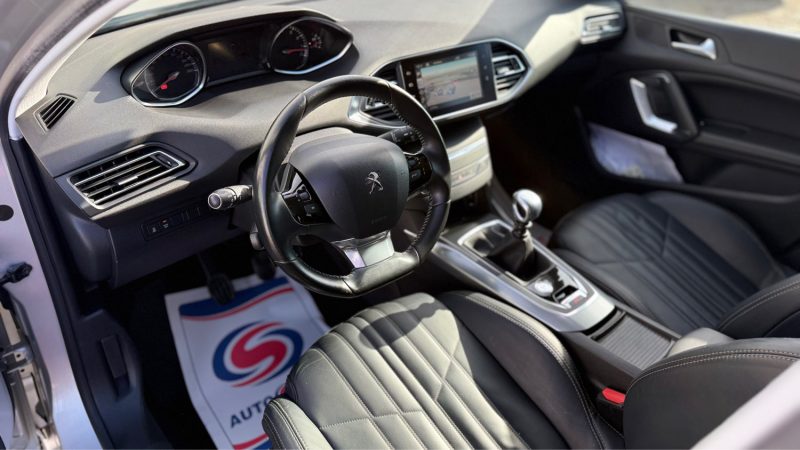 PEUGEOT 308 II 1.2 PURETECH 130CH ALLURE S&S 5P 2017