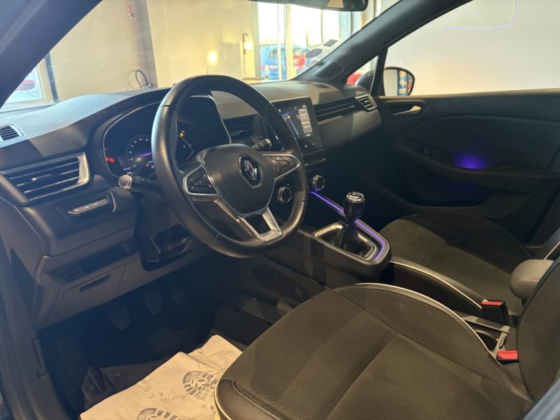 RENAULT CLIO 5 1.0 TCE 100 INTENS - SUIVI COMPLET - 4 ROUES NEIGE - CAMERA - MAINS LIBRES - FULL LED  2020