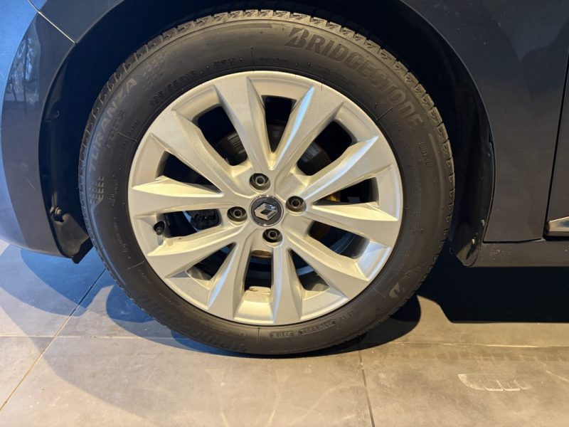 RENAULT CLIO 5 1.0 TCE 100 INTENS - SUIVI COMPLET - 4 ROUES NEIGE - CAMERA - MAINS LIBRES - FULL LED  2020