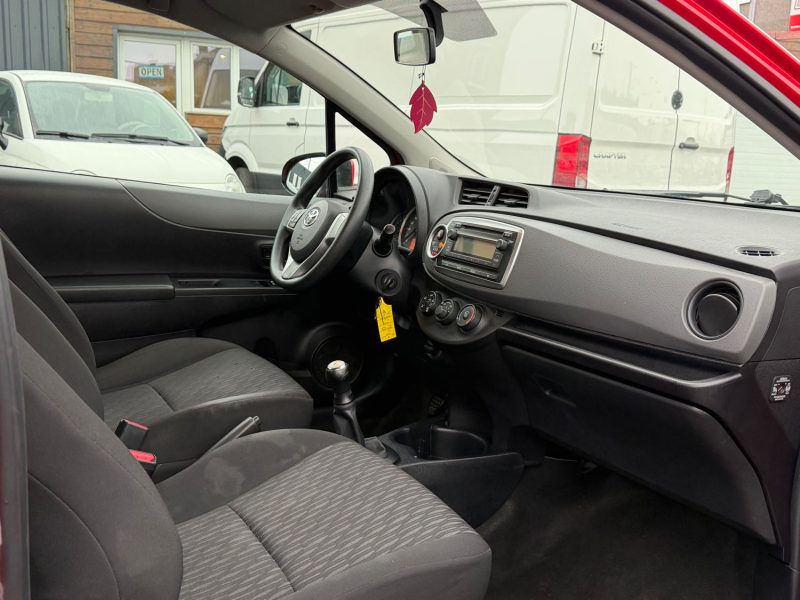 TOYOTA YARIS 69 VVT-I DYNAMIC 5P 2014