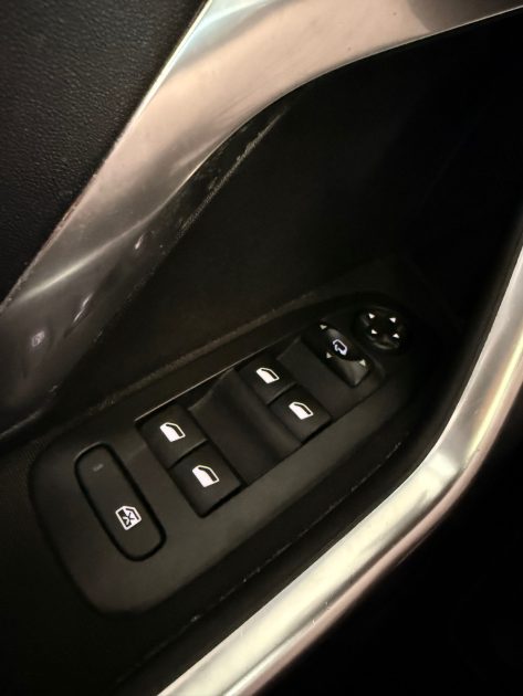 PEUGEOT 2008  1.6 BLUE HDI 120CH ALLURE - SUIVI DISPONIBLE - GARANTIE 12 MOIS