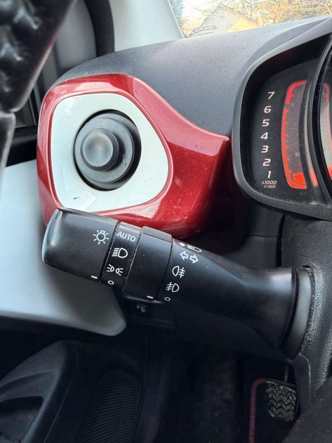 TOYOTA AYGO 2 1.0 VVTI X 69CH - 1ÈRE MAIN -  MOTEUR À CHAÎNE - GARANTIE 12 MOIS 