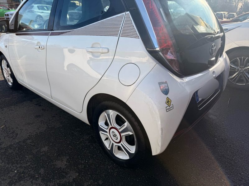 TOYOTA AYGO 2 1.0 VVTI X 69CH - 1ÈRE MAIN -  MOTEUR À CHAÎNE - GARANTIE 12 MOIS 