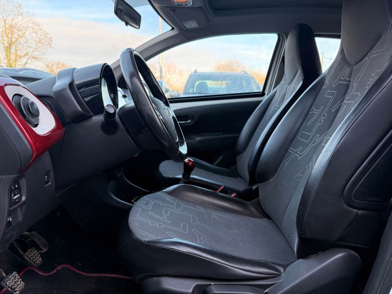 TOYOTA AYGO 2 1.0 VVTI X 69CH - 1ÈRE MAIN -  MOTEUR À CHAÎNE - GARANTIE 12 MOIS 2017