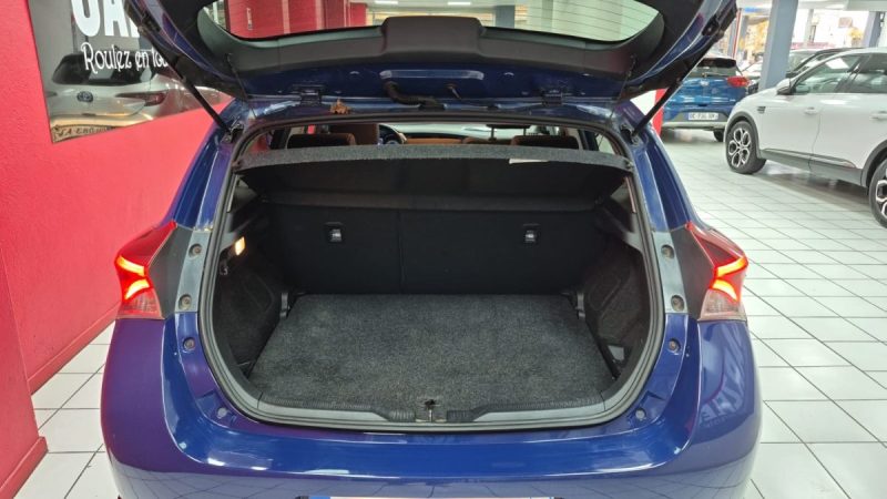 TOYOTA AURIS BERLINE HYBRIDE 136cv DESIGN/1 ERE MAIN/TVA RECUPERABLE