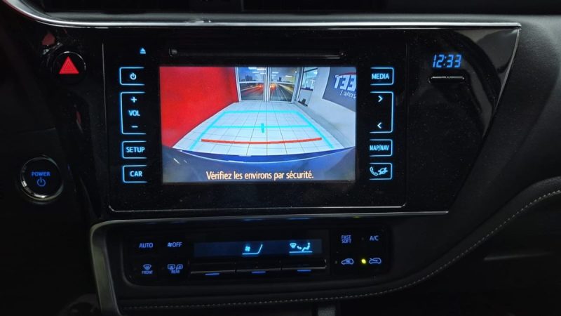 TOYOTA AURIS BERLINE HYBRIDE 136cv DESIGN/1 ERE MAIN/TVA RECUPERABLE