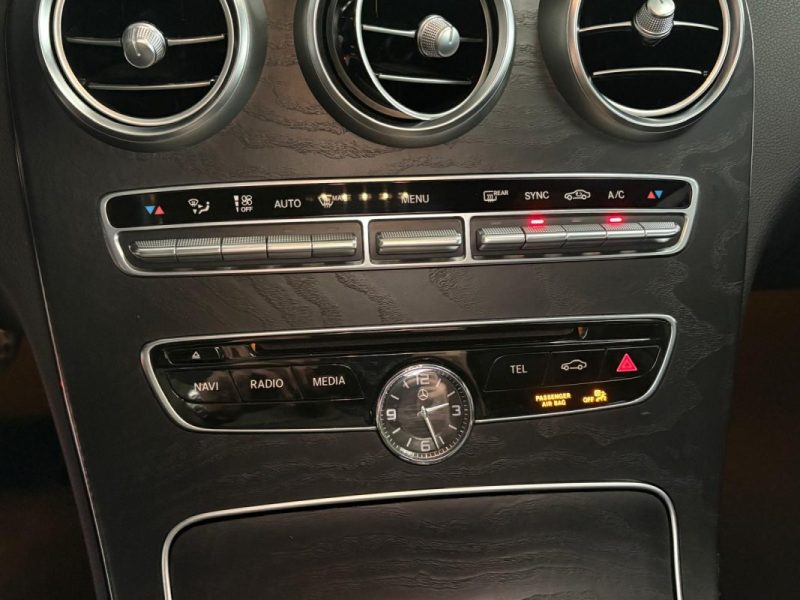 Mercedes C180 CDI 116ch 📋 Suivi Mercedes ✨ Toit ouvrant pano 🌅 Attelage 🔄 Garantie 🛡️