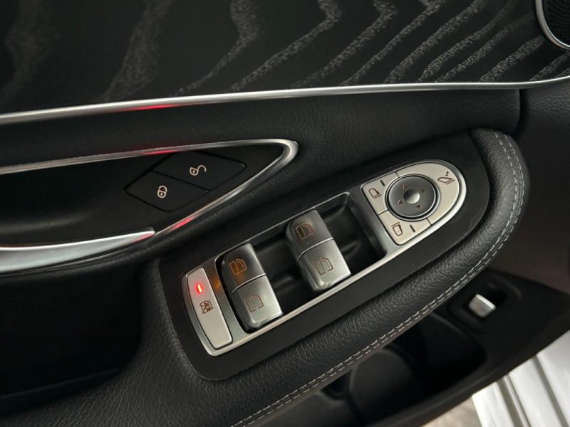 Mercedes C180 CDI 116ch 📋 Suivi Mercedes ✨ Toit ouvrant pano 🌅 Attelage 🔄 Garantie 🛡️