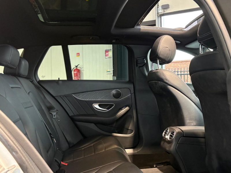 Mercedes C180 CDI 116ch 📋 Suivi Mercedes ✨ Toit ouvrant pano 🌅 Attelage 🔄 Garantie 🛡️
