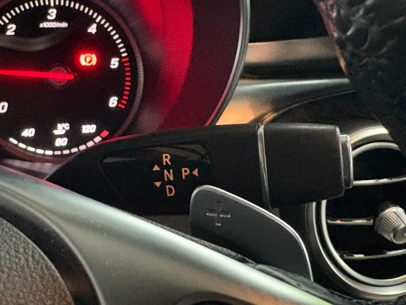 Mercedes C180 CDI 116ch 📋 Suivi Mercedes ✨ Toit ouvrant pano 🌅 Attelage 🔄 Garantie 🛡️