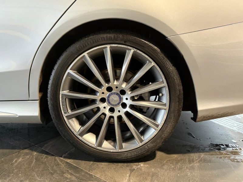 Mercedes C180 CDI 116ch 📋 Suivi Mercedes ✨ Toit ouvrant pano 🌅 Attelage 🔄 Garantie 🛡️